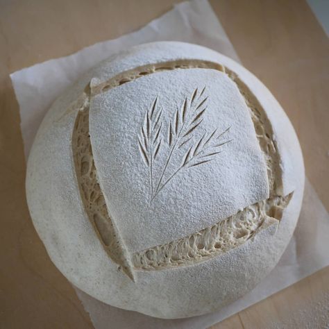 Sourdough Bread Cut Designs, Bread Inclusions, Sourdough Cut Designs, Sourdough Art, Sourdough Designs, Scoring Sourdough, Bread Scoring Patterns, Cool Fridge, Sourdough Scoring