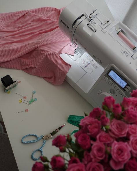 Some beautiful photos of my sewing space 💕 #sewingspace #sewingroom #sewing #sewinglove #sewingmachine #brothersewingmachine #brothersews #tailoring #sewistflatlay #sewersofinstagram #sewinginspiration Sewing Design Aesthetic, Pink Sewing Aesthetic, Sewing Mood Board, Sewing Astethic Pictures, Sewing Asthetic Picture, Dressmaker Aesthetic, Sewing Aesthetic Ideas, Sewing Aesthetic Photography, Pink Sewing Room