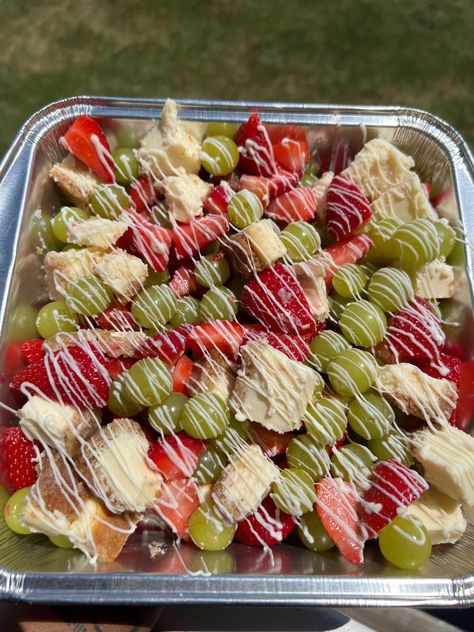 Cheesecake Fruit, Cheesecake Fruit Salad, Cake Cup, Catering Ideas Food, Junk Food Snacks, Candied Fruit, Food Babe, Cream Cheese Icing, Delicious Snacks Recipes