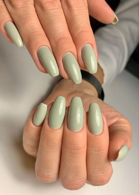 Plain Spring Nails, Nail Colors For Pale Skin, Sns Nails Colors, Plain Nails, Solid Color Nails, Sns Nails, Simple Gel Nails, Basic Nails, Casual Nails