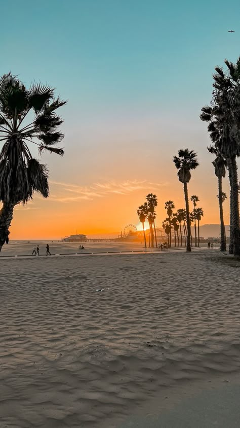 California Los Angeles, Los Angeles Aesthetic Wallpaper, Estate Aesthetic, Los Angeles Beach, Los Angeles California Wallpaper Iphone, Los Angeles Sunrise, Los Angeles Aesthetic Laptop Wallpaper, Los Angeles Morning Aesthetic, Sunset Los Angeles