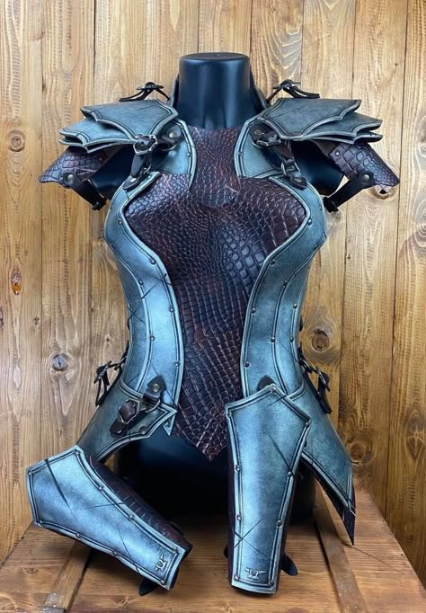 Warrior Outfit, Armor Clothing, Female Armor, Cosplay Armor, Leather Armor, Fantasy Clothes, Neue Outfits, Fantasy Costumes, Leather Corset