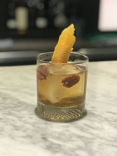 Happy Hour: Pecan Pie Old Fashioned Old Fashioned Drink, Karo Syrup, Cinnamon Pecans, Fall Spices, Syrup Recipe, Pecan Pie, Mixed Drinks, Fun Drinks, The Bar