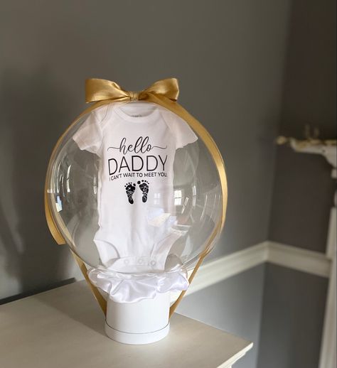 A beautiful bubble balloon to announce your pregnancy. Custom made onesie made to announce your special news to family or friends Stuffed Balloons Gifts, Balloon Basket Baby Gift, How To Put Gifts Inside A Balloon, Gender Reveal Balloon Pop, Bobo Balloon New Baby Gift, Dyi Ballon Baby Basket, Welcome New Baby, Transparent Balloons, Baby Balloon