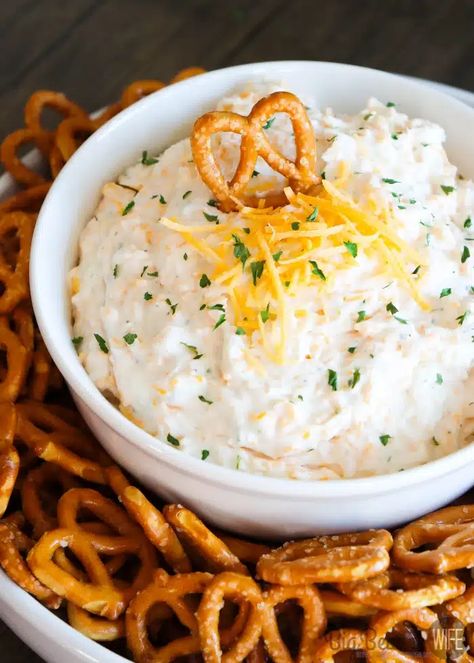 Ranch Beer Cheese Dip is a crazy easy dip recipe that'll be a hit at your next party, tailgate or game day get together! Cream cheese, ranch seasoning, cheese and beer! 4 ingredients and a bit of mixing is all you're going to need for this party dip! Ranch Beer Cheese Dip, Easy Tailgate Snacks, Beer Cheese Recipe, Beer Cheese Dip Recipe, Beer Dip, Ham Salad Recipes, Tailgate Snacks, Beer Ingredients, Ranch Packet