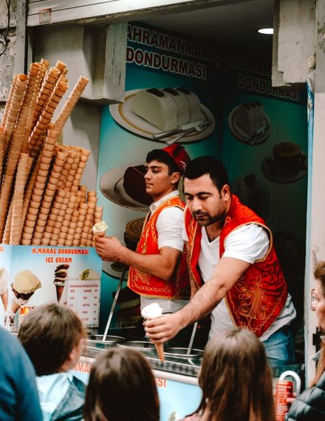 Turkey Market, Istanbul Photo Ideas, Turkish Ice Cream, Turkish Summer, Turkey Honeymoon, Turkish Street Food, Turkish Market, Turkish Aesthetic, Turkey Itinerary