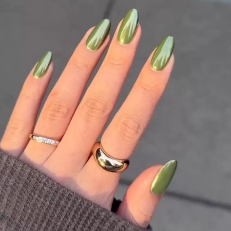 Aesthetic Nails Green, Olive Nails, 20 Aesthetic, Chrome Nails Designs, October Nails, Aesthetic Nails, Nails Green, Green Nail, Vibrant Nails