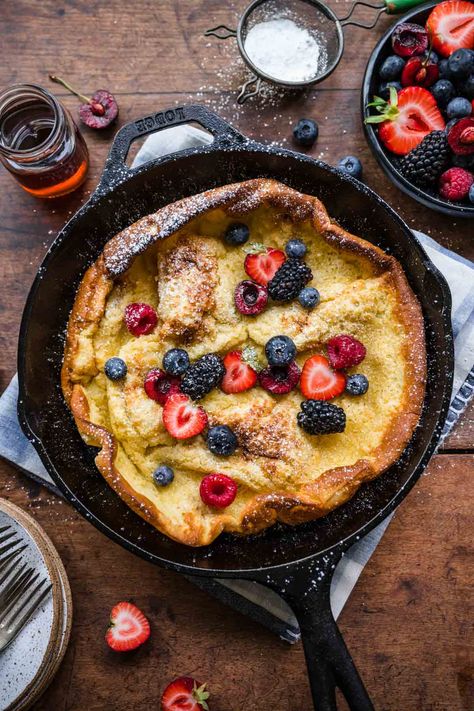 Easy Cast Iron Pancake recipe for a giant homemade pancakes baked in the oven. Deliciously tender skillet baked pancake with crispy edges. Oven Pancake Recipe, German Oven Pancake, Oven Pancake, Dutch Baby Pancake Recipe, German Pancakes Recipe, Oven Pancakes, Dutch Baby Recipe, Baby Pancakes, German Pancakes