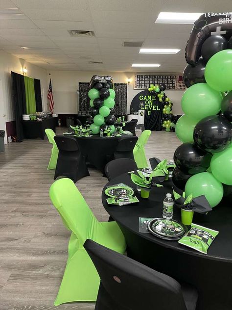 Video Game Party Ideas For Adults, Gamer Birthday Centerpieces, Gamer Party Centerpiece, Game On Birthday Party Ideas, Gamers Party Ideas, Xbox Birthday Party, Nintendo Birthday Party, Nintendo Birthday, Xbox Party