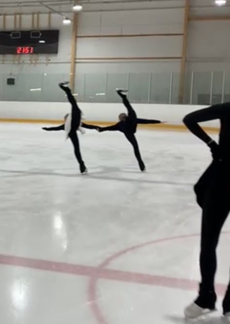 Synchronized Figure Skating, Synchro Skating Aesthetic, Synchro Skating, Ice Skating Pictures, Figure Skating Quotes, Ice Aesthetic, Synchronized Skating, Dancer Lifestyle, Figure Ice Skates