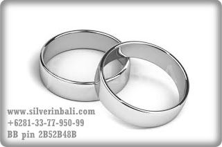 aksesoris perhiasan perak cincin couple cincin kawin cincin tunangan cincin pernikahan : silverinbali kerajinan perak bali Cincin perak pasangan untuk cincin couple cincin tunangan cincin kawin dan cincin pernikahan cincin silver couple pemesanan P/WA 081337795099 connected link www.silverinbali.com, www.inbalitravel.com, www.balitrac.com Couple Rings Wedding, Cincin Couple, Silver Jewelry Accessories, Ring Couple, Golden Tree, Wedding Band Designs, Couple Wedding Rings, Accessories Silver, Jewelry Wedding Rings