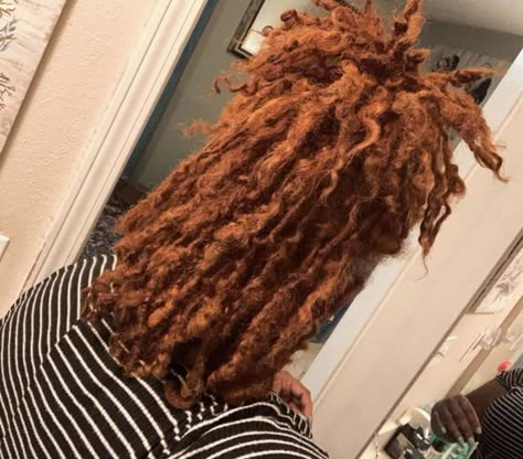 Honey Brown Dreads, Brown Locs Black Women, Copper Locs Black Women, Dread Color Ideas Locs, Loc Ideas, Beautiful Locs, Beautiful Dreadlocks, Short Locs Hairstyles, Faux Locs Hairstyles