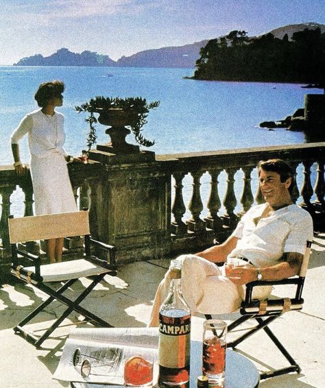 Italian Glam, Italian Aesthetic, Orson Welles, Slim Aarons, Italy Aesthetic, Europe Summer, Old Money Style, The Terrace, Negroni