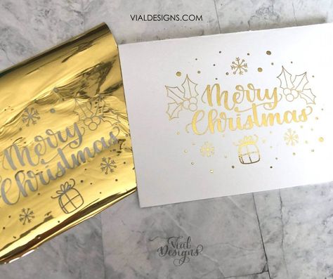 Easy DIY Step-by-Step Tutorial to Create Christmas Cards | How to foil Christmas Cards Including a Free Merry Christmas Printable Card | Merry Christmas Free Printable #vialdesigns #christmasdiy #christmascard #christmasdiydecor Cricut Foil Christmas Cards, Foiled Christmas Cards, Foil Cards Ideas, Cricut Christmas Cards Ideas, Christmas Card Cricut, Diy Christmas Cards Cricut, Foiled Cards, Cricut Christmas Cards, Projet Cricut