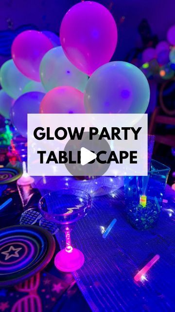 The perfect dessert for your neon party is a glow in the dark cake! Find out the products used to make it glow. Neon Cakes Glow Birthday Parties, Neon Birthday Cakes, Glow Theme Party, Cherry Party, Light Up Glasses, Neon Cakes, Glow Birthday Party, Glow Birthday, Neon Birthday