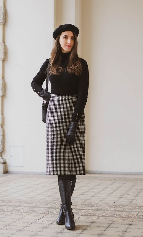 Houndstooth Skirt Outfit, Checked Skirt Outfit, Service Outfits, Connections With People, Checked Skirt, Houndstooth Pencil Skirt, Skirt Outfits Fall, Pencil Skirt Outfits, Waterfall Braid