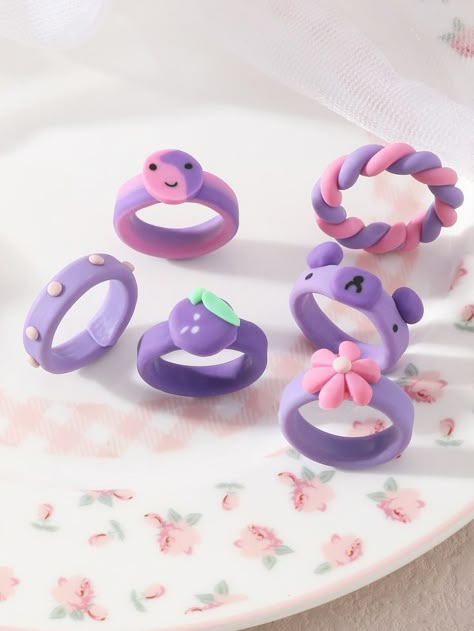 Clay Art Polymer, How To Make Ring With Clay, Polymer Rings Diy, Kerajinan Flour Clay, Polymer Clay Rings Aesthetic, Cute Polymer Clay Rings, Clay Crafts Ring, Fimo Ring Ideas, Polymer Clay Ideas Cute