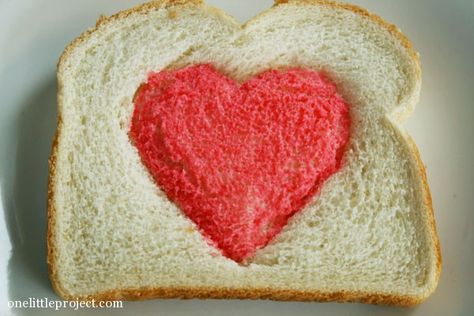 heart on bread Heart Breadsticks, Heart Shaped French Toast, Bread Popcorn Hearts, Heart Sandwiches, Heart Toast, Valentines Brunch, Fun Activity For Kids, Breakfast Idea, Brunch Menu