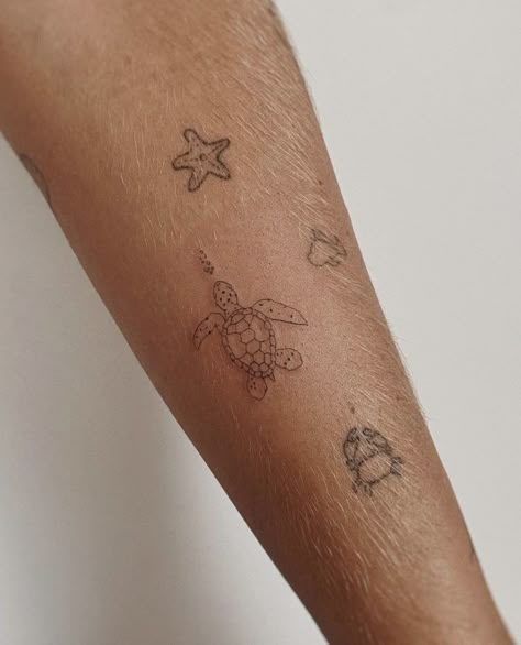 Zee Tattoo, Beach Inspired Tattoos, Aesthetic Tattoo Ideas, Beachy Tattoos, Beach Tattoos, Unique Tattoo Ideas, 20 Aesthetic, Ankle Tattoos For Women, Summer Tattoo