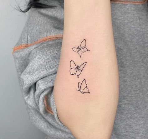 Finger Tattoos Words, Matching Bff Tattoos, Butterfly Tattoos On Arm, Tiny Wrist Tattoos, Small Girly Tattoos, Magic Runes, L Tattoo, Hand Tattoos For Girls, 4 Tattoo