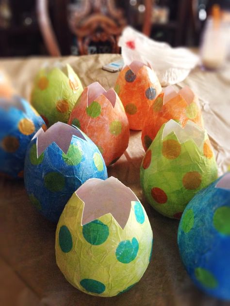 Fête Jurassic Park, Baby Dinosaur Party, Dinosaur Party Decorations, Dino Eggs, Eggs For Baby, Dinosaur Themed Birthday Party, Dino Birthday Party, Baby Dinosaur, Dinosaur Theme Party