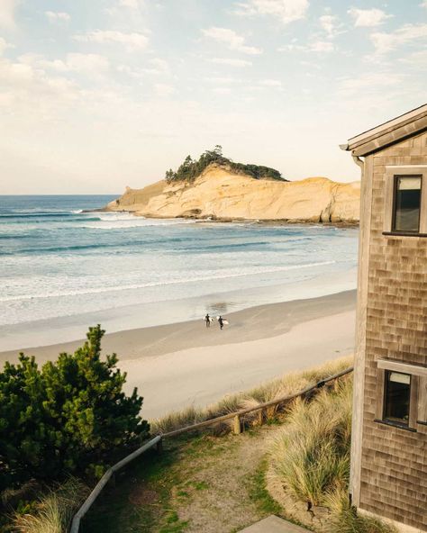 The Perfect Weekend In Pacific City, Oregon - The Mandagies Things To Do During Winter, Living In Oregon, Oregon Coast Hikes, Oregon Adventures, Camping Tips And Tricks, Pacific City Oregon, Pacific Coast Road Trip, Sleeping In Your Car, Florence Oregon