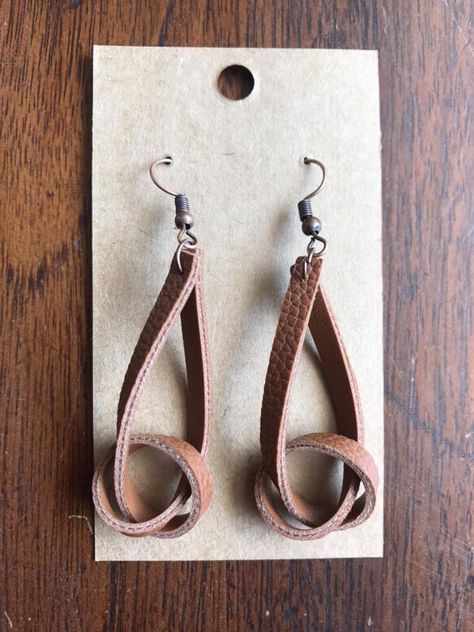 Knotted Earrings, Leather Jewelry Making, Handmade Leather Jewelry, Diy Leather Earrings, Leather Jewelry Diy, Leather Jewellery, Hammered Hoop Earrings, Leather Diy Crafts, Knot Earrings