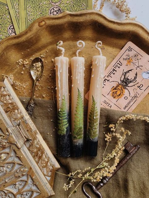 Magic Candles, Magic Candle, Magia Das Ervas, Witch Candles, Candle Altar, Witchy Crafts, Baby Witch, Candle Craft, Homemade Candles