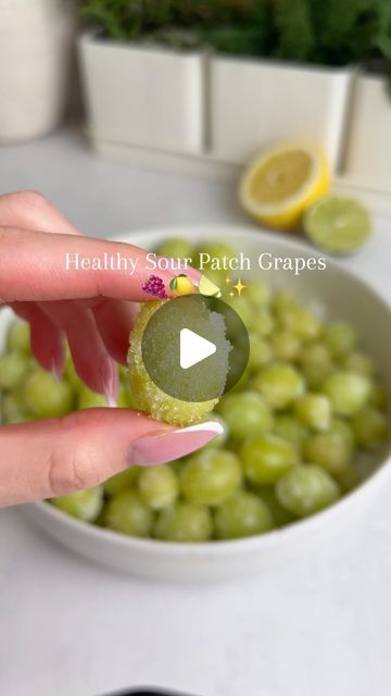 Eleni on Instagram: "Healthy Sour Patch Grapes 🍇🍋‍🟩

Ingredients:
• fresh green grapes
• fresh lemon juice
• fresh lime juice
• Erythritol

Wash the grapes, drizzle with fresh lemon and lime juice, then sprinkle with erythritol and let it freeze.
Save this recipe and enjoy your summer snack!🫶

#grapes #sourpatch #sweetsour #summersnack #healthyrecipes #healthysnack #easyrecipes" Grape Recipes Ideas, Green Grape Juice Recipe, Green Grapes Recipes, Grape Juice Recipe, Sour Patch Grapes, Clean Eating Guide, Grape Recipes, Sour Grapes, Summer Snacks