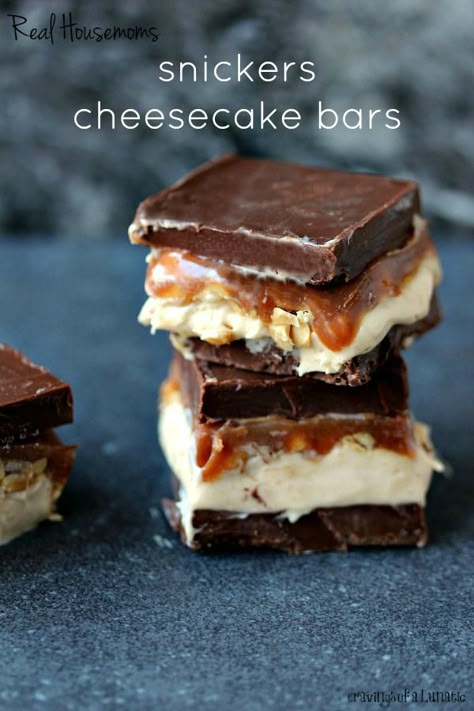 Snickers Cheesecake Bars | Real Housemoms Snickers Desserts, Snickers Cheesecake, Chocolate Homemade, Chocolate And Caramel, Homemade Snickers, Caramel Chocolate, Desserts Recipes, Cheesecake Bars, Yummy Sweets