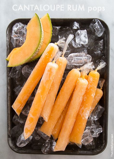 Cantaloupe Rum Pops-The Little Epicurean Boozy Pops, Glace Fruit, Boozy Popsicles, Ice Candy, Popsicle Recipes, Alcohol Recipes, Frozen Desserts, Frozen Treats, Frozen Yogurt