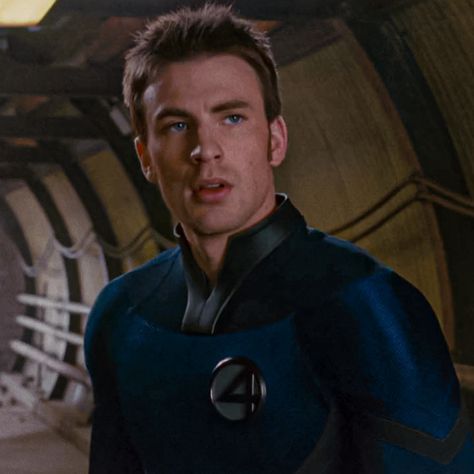 𝑇𝐴𝐺𝑆：#f4 #fantasticfour #mrfantastic #reedrichards #susanstorm #invisiblewoman #johnnystorm #humantorch #bengrimm #thething #victorvondoom #doctordoom #marvel #icon #fantasticfouricons #unfiltered Johnny Fantastic 4, Human Torch Icon, Chris Evans Johnny Storm, Johnny Storm Icons, Johnny Storm Aesthetic, Fantastic Four Aesthetic, Chris Evans Fantastic Four, Johnny Storm Chris Evans, Chris Evans Human Torch