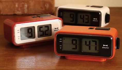 Retro Digital Flip Clock Digital Flip Clock, Flip Clock Screensaver, Clock Screensaver, Trinket Collection, Retro Flip Clock, Flip Alarm Clock, Screensaver Iphone, Retro Alarm Clock, Weird Gadgets