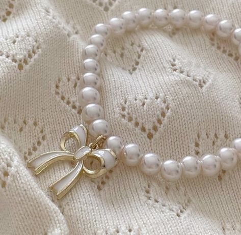 White Bows Aesthetic, White + Core + Aesthetic, Pearl Bracelet Stack, Bows Aesthetic, Princesscore Aesthetic, Ethereal Jewelry, Bow Aesthetic, Heart Butterfly, Gold Link Bracelet