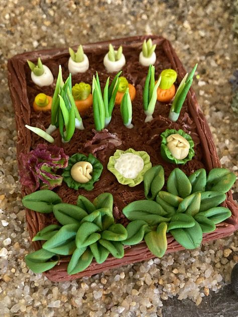 Fairy garden veggie patch, miniature fairy garden, miniature food, Mini garden, terrarium Fairy Food, Clay Fairy, Clay Fairy House, Polymer Clay Fairy, Garden Miniature, Veggie Patch, Miniature Fairy Garden, Snow Peas, Clay Fairies