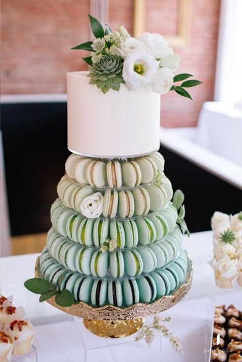 10 Wedding Cakes Inspiration and Ideas Macaroon Wedding Cake, Macaron Wedding Cake, Macaroon Wedding, Wedding Macaron, Macaroon Wedding Cakes, Macaroon Cake, Metallic Wedding Cakes, Types Of Wedding Cakes, Wedding Macarons