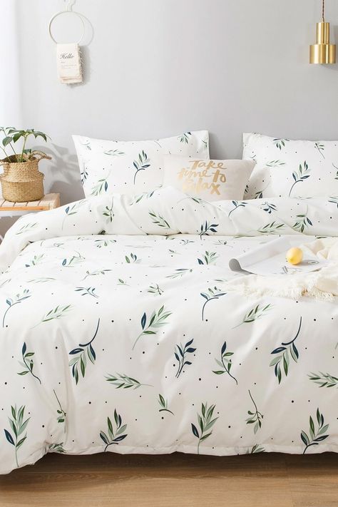 Find the bedding of your dreams at SHEIN. Shop unique modern simplicity bedding, textured and feminine styles. Print Duvet Cover, Room Ideas Aesthetic, New Room Ideas, Cute Bedroom Decor, Cute Room Ideas, Teen Bedding, Duvet Cover Pattern, Cute Room, House Interior Decor