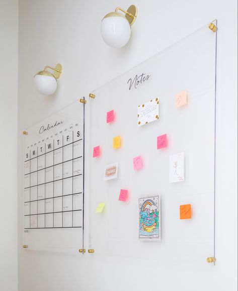 Whiteboard Home Ideas, Home Office Whiteboard Ideas, Home Office Dry Erase Board Ideas, Room Calendar Ideas, Whiteboard Office Ideas, Whiteboard Room Decor, Diy Work Office Decor, Work Office Inspo Decor, Home Office With Whiteboard