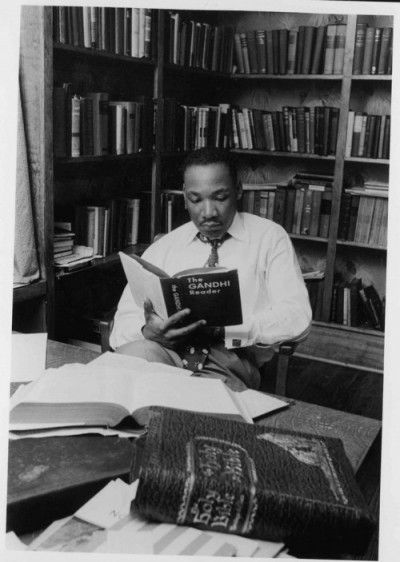 5 Ways Reading Helps Your Child Dream Big - Red Apple Reading Louis Farrakhan, Celebrities Reading, Martin Luther King Quotes, Martin Luther King Jr Quotes, Mlk Quotes, Dr. Seuss, Dream Bigger, People Reading, Dr Martin Luther King Jr