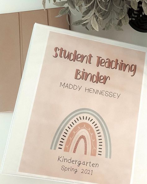 Student Teaching Binder, Teaching Binder, Spring Kindergarten, Teacher Classroom Decorations, Teaching Essentials, Home Daycare, Student Teacher, Future Classroom, Student Teaching