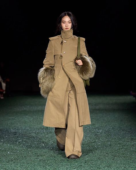 Fashion Powerpoint, Preppy Mode, Agyness Deyn, London Fashion Weeks, Burberry Prorsum, 2024 Fashion, Fall Fashion Trends, Winter 2024, Fall 2024