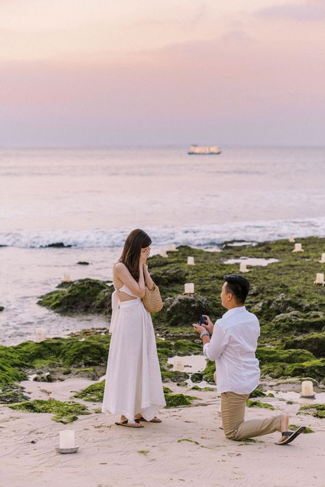 Captivating Sunset Raffles Bali Surprise Proposal Dinner 25 Tropical Proposal, Thailand Proposal, Bali Proposal, Proposal In Bali, Proposal Dinner, Bali Beach Prewedding, Simple Proposal, Floating Breakfast In Bali, Raffles Hotel Singapore