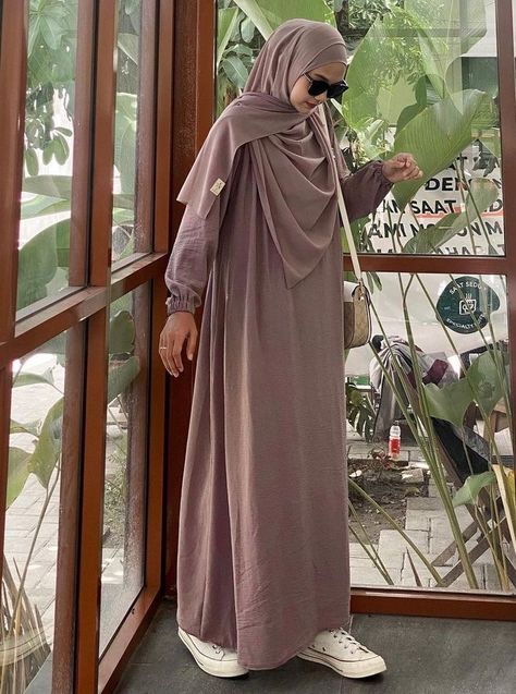 Dress Muslimah, Stile Hijab, Stylish Hijab, Muslim Outfits Casual, Muslim Fashion Hijab Outfits, Hijab Style Casual, Hijabi Fashion Casual, Muslim Women Fashion, Mode Abaya