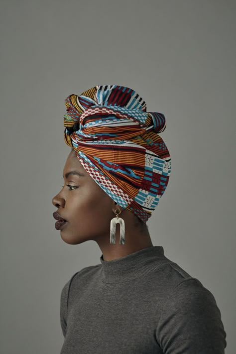 Headwrap Photoshoot Ideas, Hair Wrap Scarf, African Accessories, Head Wrap Styles, African Head Wraps, Diy Beauty Hacks, Turbans, Natural Hair Inspiration, African Women