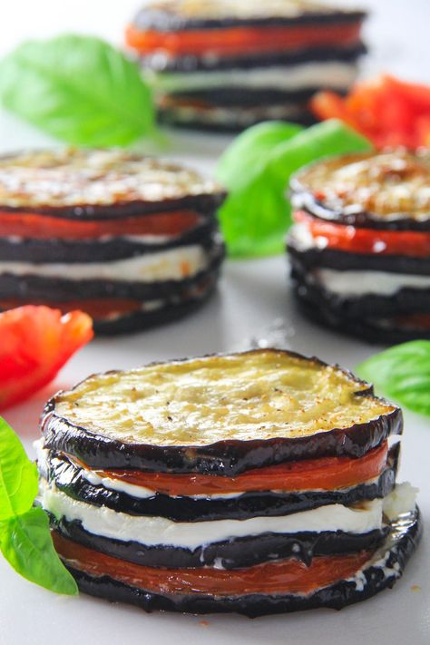 Eggplant Napoleon Eggplant Napoleon Recipe, Eggplant Napoleon, Meatless Appetizers, Napoleon Recipe, Napoleons Recipe, Vegetarian Appetizer, Eggplant Recipes Easy, Fried Eggplant, Eggplant Dishes