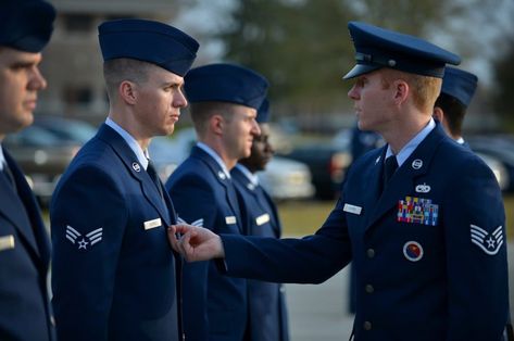 Air Force. Dress uniforms from every military branch, ranked - We Are The Mighty Air Force Dress Uniform, Air Force Dress, Dress Blues Marines, Air Force Pararescue, Army Service Uniform, Uniform Aesthetic, Marines Uniform, Military Engagement Photos, Air Force Uniforms