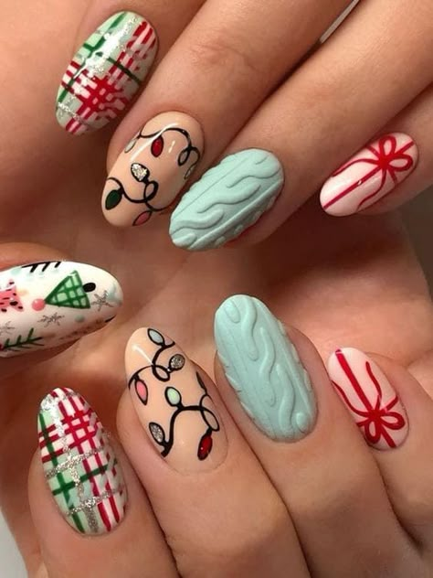 Xmas Nail Designs, Holiday Manicure, Candy Cane Nails, Christmas Gel, Red Christmas Nails, Tree Nails, Winter Nails Acrylic, Nails Easy, Cute Christmas Nails