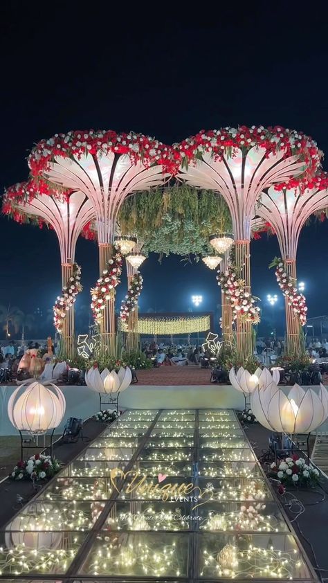 Varmala Mandap, Varmala Theme, Vidhi Mandap Decor, Varmala Stage Decor, Lawn Decoration Ideas, Wedding Reception Entrance Decor, Sangeet Entrance Decor, Sangeet Entrance, Arangetram Decor