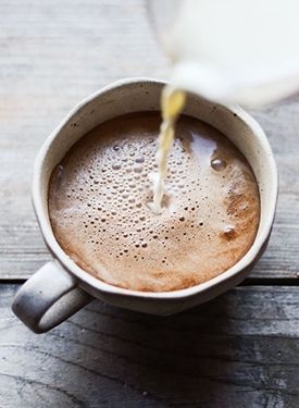 looks so good How To Make Mocha, Nespresso Recipes, Cafe Mocha, Cooking Mama, Mocha Coffee, Coffee Photos, Coffee Photography, A Cup Of Coffee, Chocolate Coffee