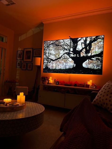 Movie Night By Yourself, Halloween Couple Movie Night, Cosy Nights In, Halloween Movie Set Up, Watching Halloween Movie Aesthetic, Halloween Movie Date Night At Home, Bedroom Movie Night, Movie Night Set Up, Living Room Movie Night